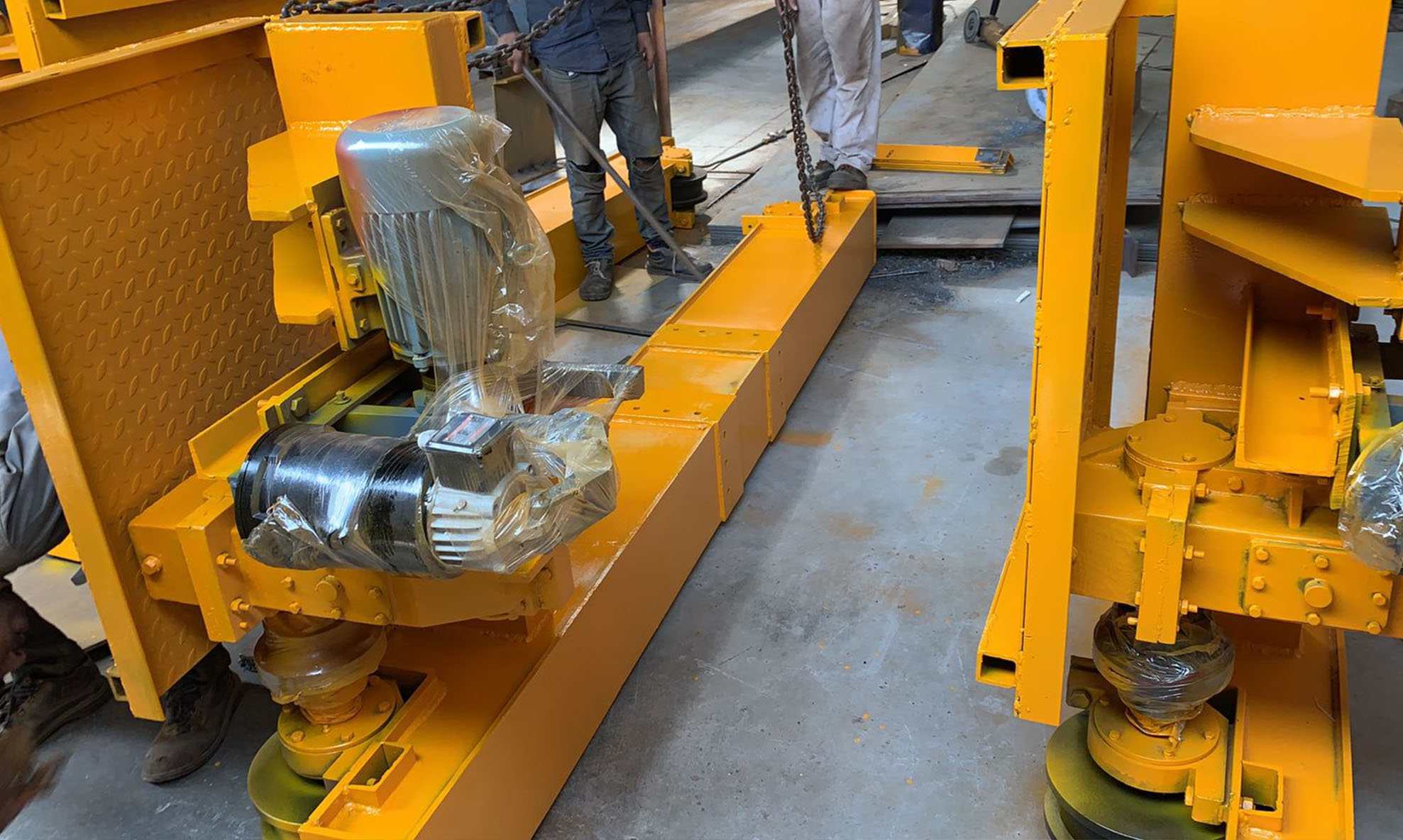 Office Furniture Manufacturers - Universal Crane Hoist & Modular Furniture