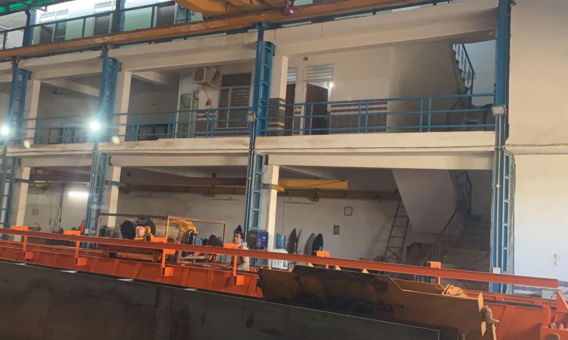 Office Furniture Manufacturers - Universal Crane & Hoist & Modular Furniture