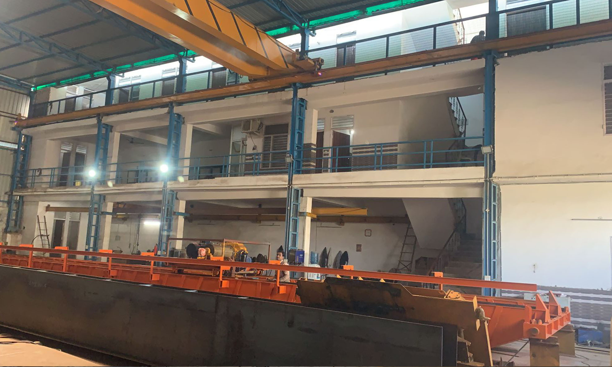 Office Furniture Manufacturers - Universal Crane Hoist & Modular Furniture